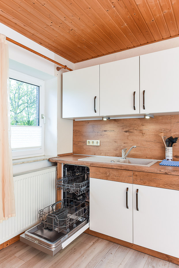 Ferienwohnung „Flut“ - Wohnzimmer mit integriertem Küchenbereich