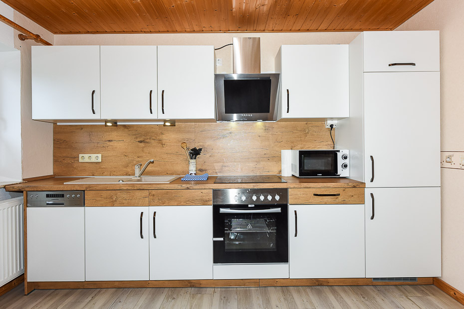 Ferienwohnung „Flut“ - Wohnzimmer mit integriertem Küchenbereich