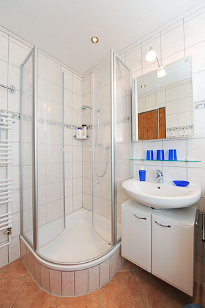 Ferienhaus „Lüttje Huus“ - Badezimmer