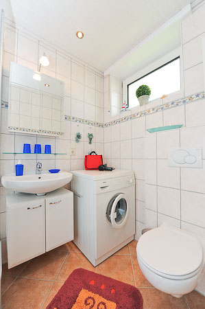 Ferienhaus „Lüttje Huus“ - Badezimmer