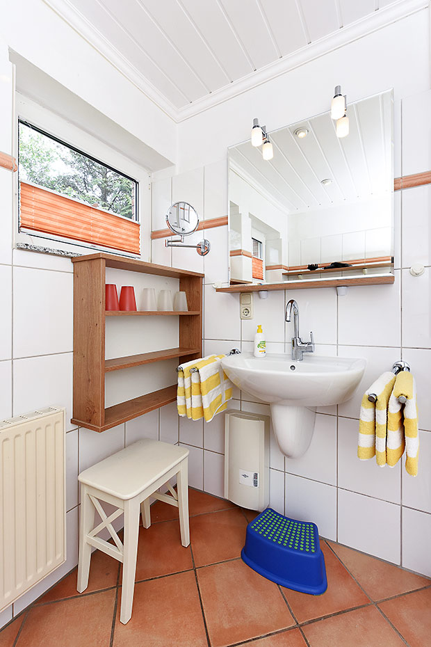 Ferienwohnung „Töwernüst“ - Badezimmer
