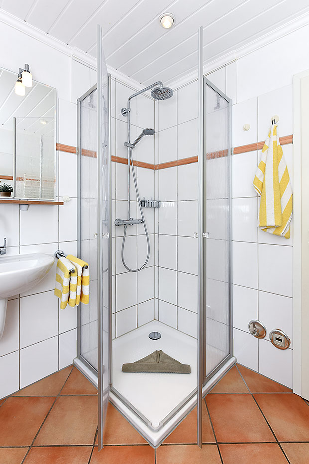 Ferienwohnung „Töwernüst“ - Badezimmer