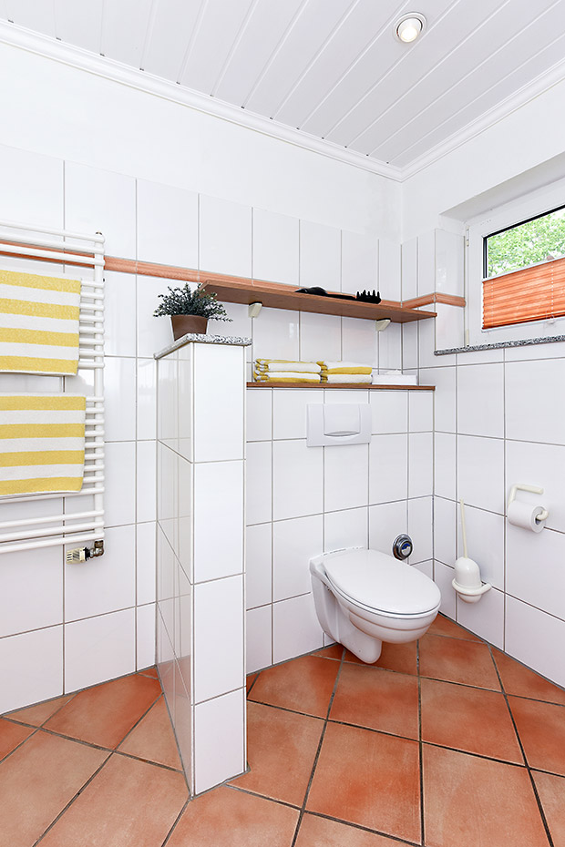 Ferienwohnung „Töwernüst“ - Badezimmer