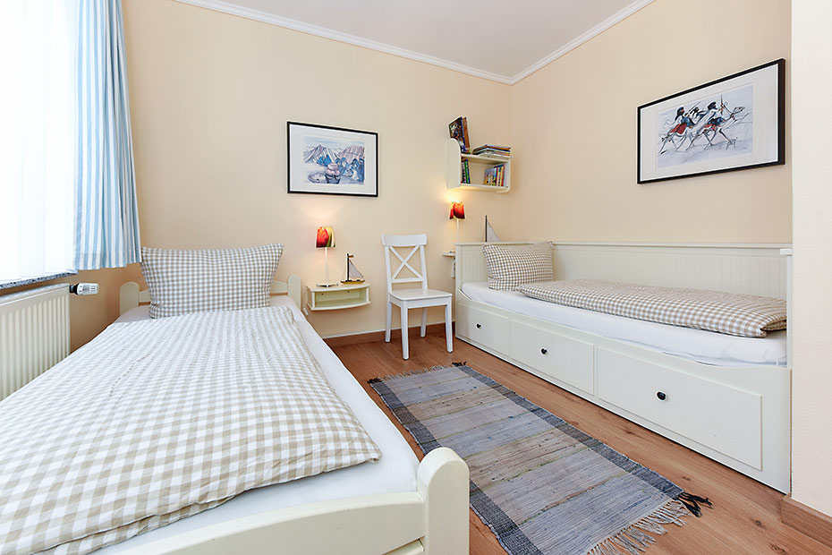 Ferienwohnung „Töwernüst“ - Schlafzimmer 2/Kinderzimmer