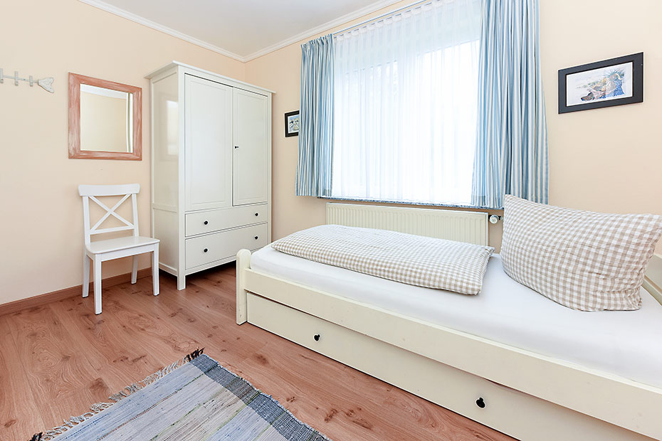 Ferienwohnung „Töwernüst“ - Schlafzimmer 2/Kinderzimmer