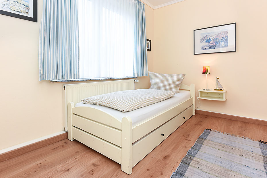 Ferienwohnung „Töwernüst“ - Schlafzimmer 2/Kinderzimmer