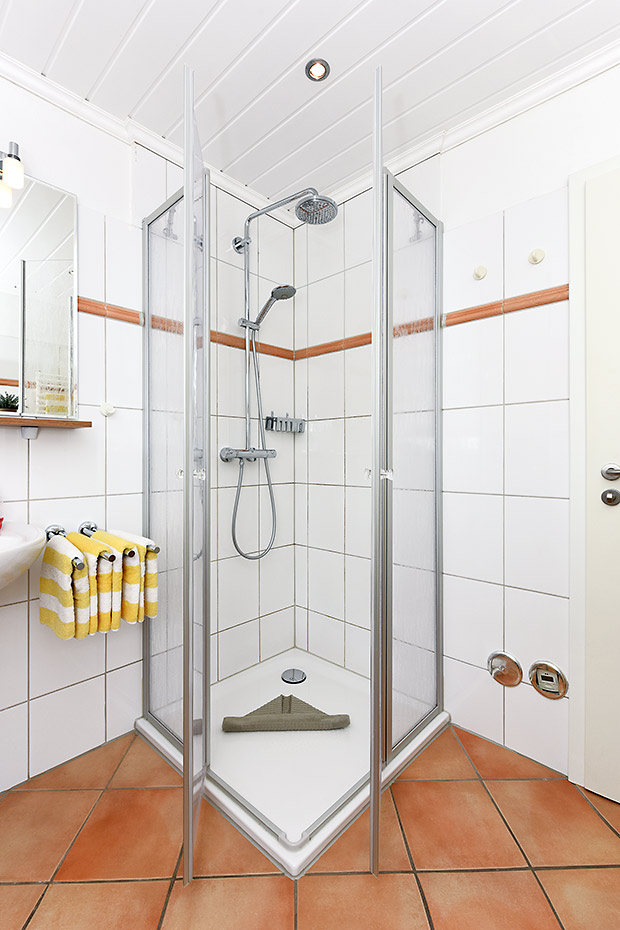 Ferienwohnung „Leevennüst“ - Badezimmer