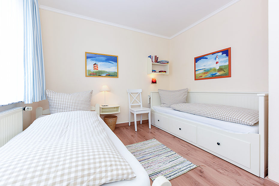 Ferienwohnung „Leevennüst“ - Schlafzimmer 2/Kinderzimmer