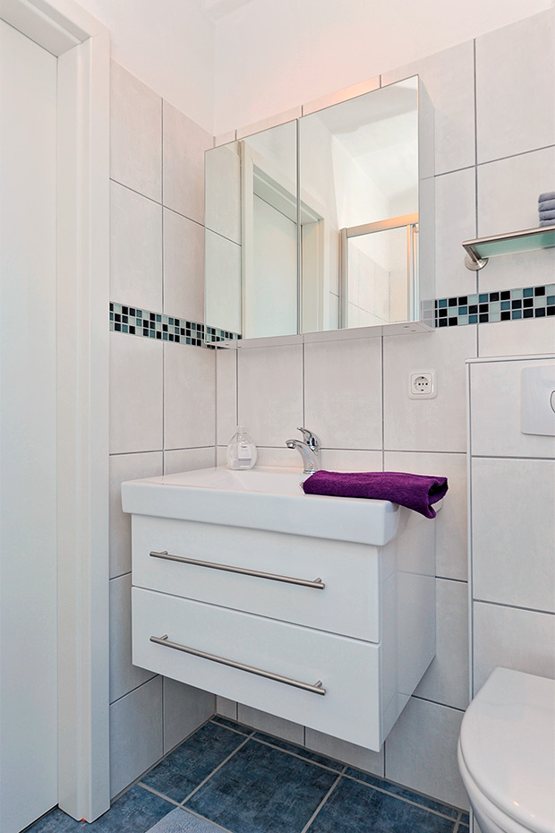 Ferienhaus „Yachthafen“ - Badezimmer