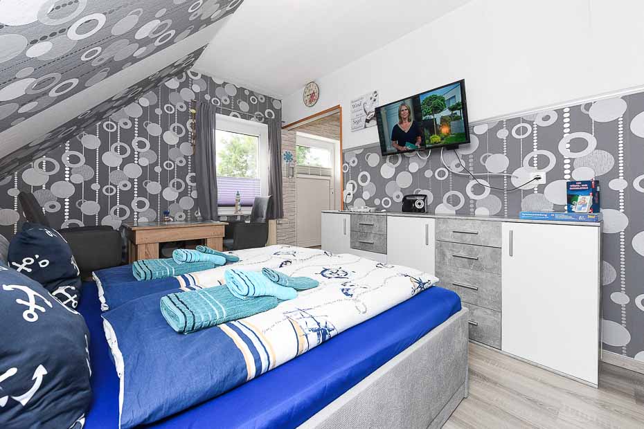 Apartment „Meeresrauschen“ - Wohn- und Schlafraum mit integriertem Küchenbereich