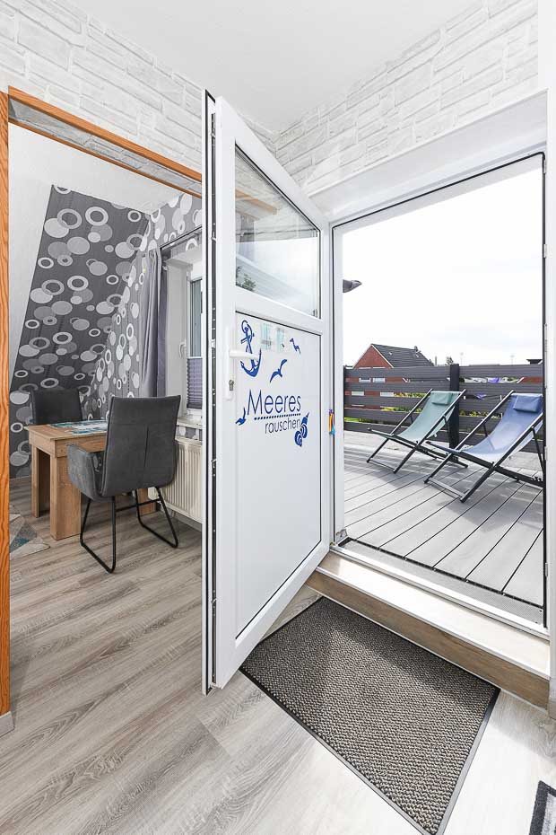 Apartment „Meeresrauschen“ - Wohn- und Schlafraum mit integriertem Küchenbereich