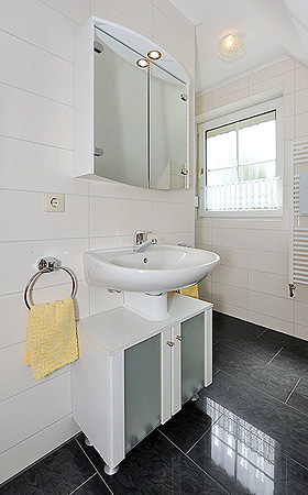 Ferienwohnung „Jörg“ - Badezimmer