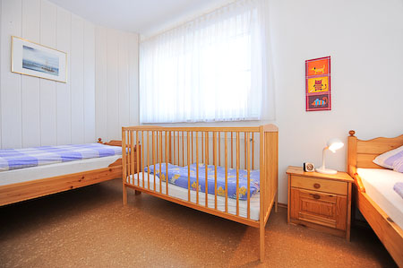 Ferienwohnung „Jörg“ - Schlafzimmer 2/Kinderzimmer