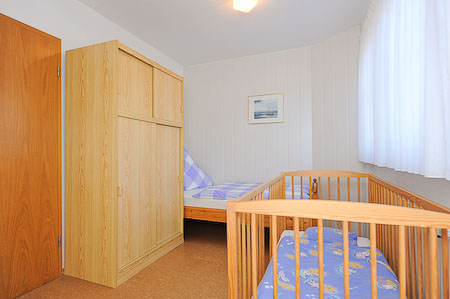 Ferienwohnung „Jörg“ - Schlafzimmer 2/Kinderzimmer