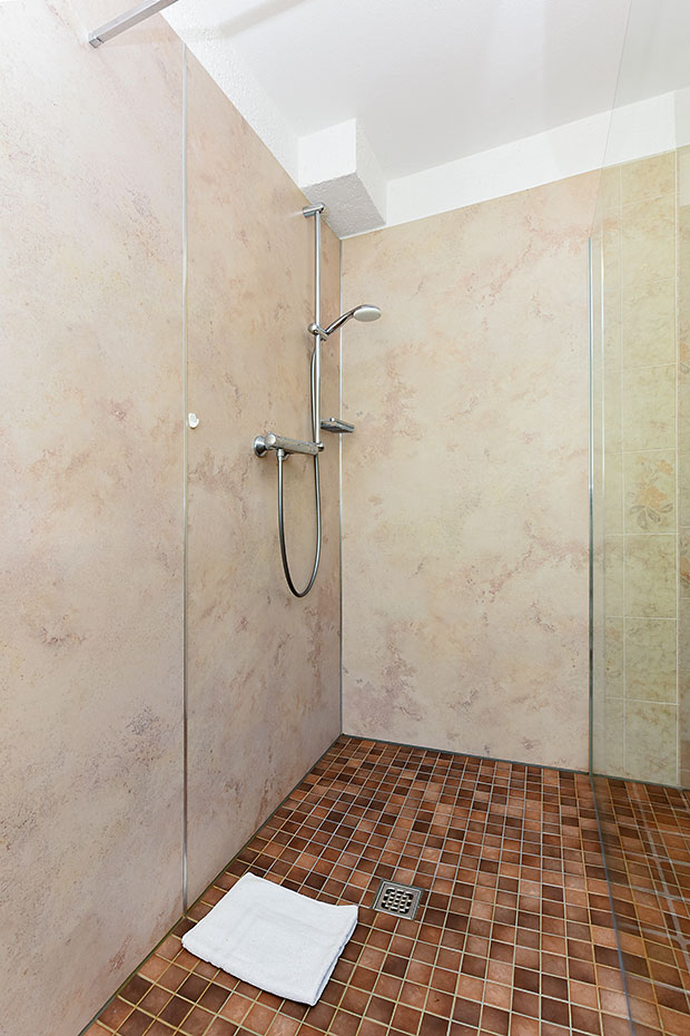 Ferienhaus „Koppelblick“ im „Haus Hohe Lucht“ - Badezimmer 1 im Erdgeschoss