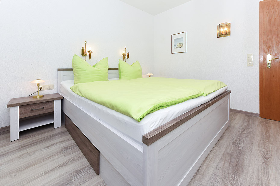 Ferienwohnung „Kornblume“ im „Haus Sassenhof“ - Schlafzimmer 1