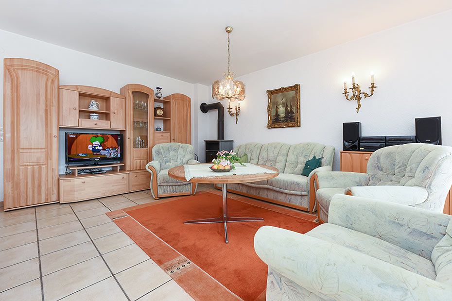 Ferienwohnung „Kornblume“ im „Haus Sassenhof“ - Wohnzimmer