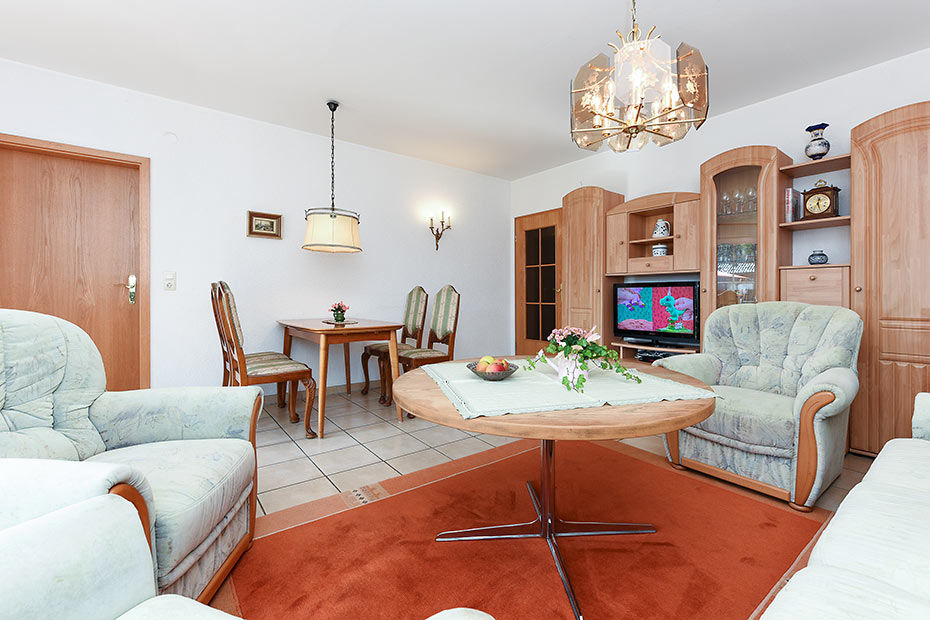 Ferienwohnung „Kornblume“ im „Haus Sassenhof“ - Wohnzimmer