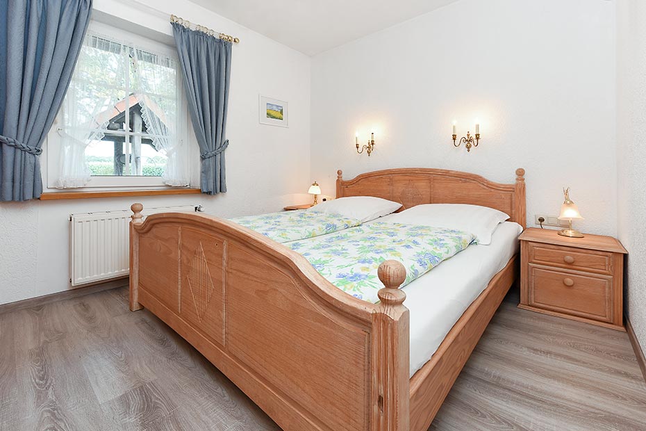 Ferienwohnung „Löwenzahn“ im „Haus Sassenhof“ - Schlafzimmer 1