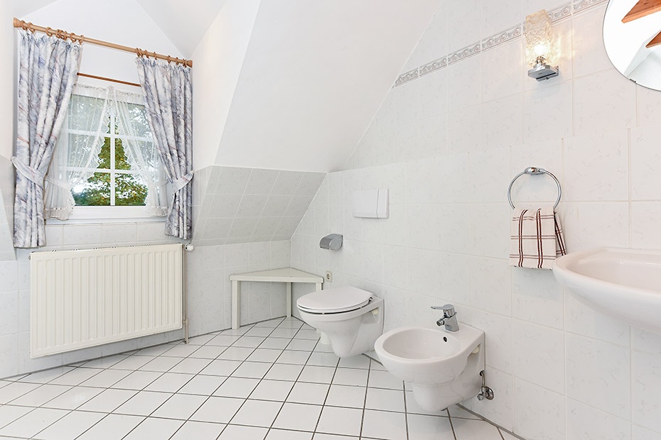 Ferienwohnung „Möwe“ im „Haus Sassenhof“ - Badezimmer