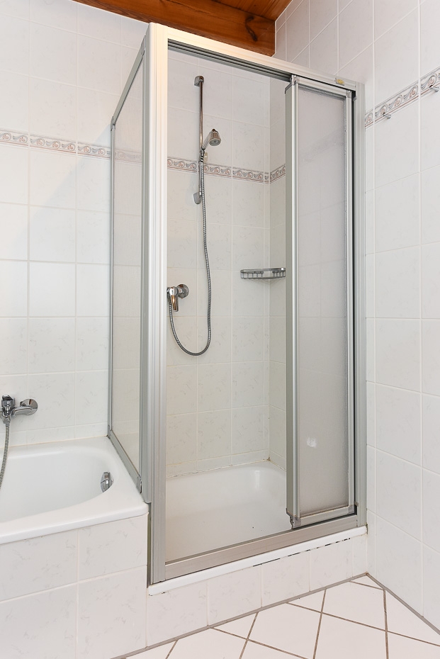 Ferienwohnung „Schwalbe“ im „Haus Sassenhof“ - Badezimmer