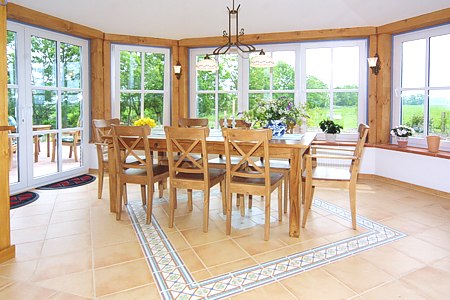 Ferienhaus „Altensieler Tief“ - Esszimmer und Küche