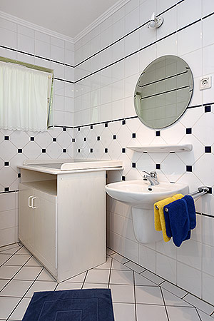 Ferienhaus „Esche“ - Badezimmer