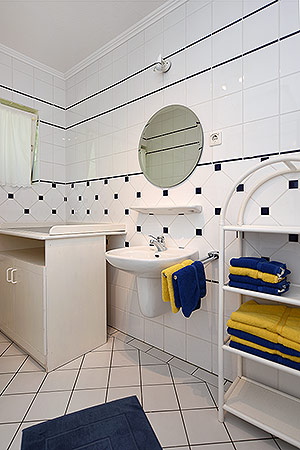 Ferienhaus „Esche“ - Badezimmer