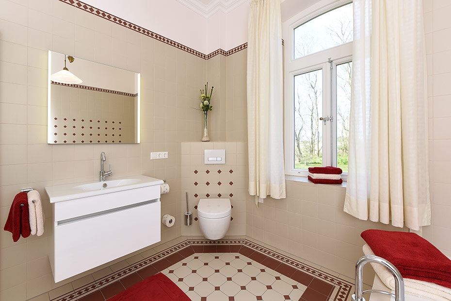 Ferienhaus „Hof Altensiel“ - Badezimmer 1 im Erdgeschoss