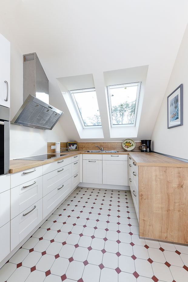 Ferienhaus „Hof Altensiel“ - Küche mit räumlich abgeteiltem Esszimmer im Obergeschoss