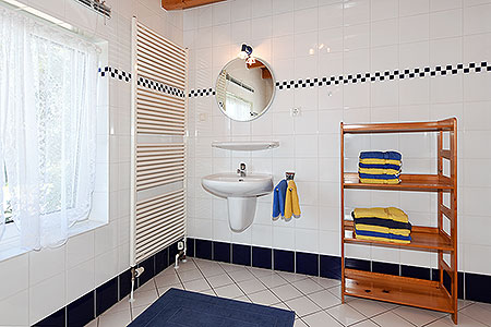 Ferienwohnung „Kirsche“ - Badezimmer