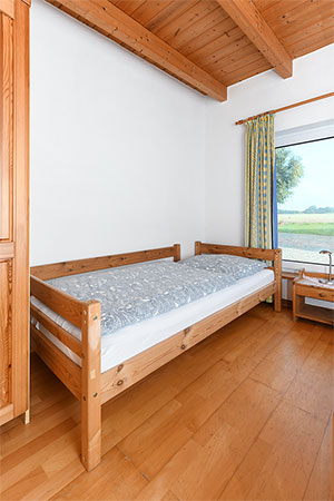 Ferienwohnung „Kirsche“ - Schlafzimmer 2/Kinderzimmer