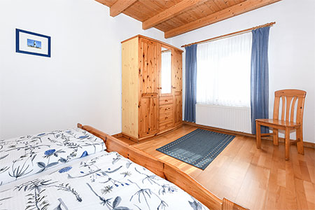 Ferienwohnung „Kirsche“ - Schlafzimmer 1