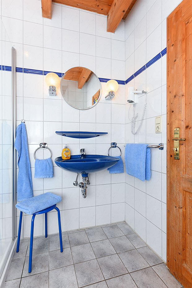 Ferienhaus „Historisches Backhaus“ - Badezimmer