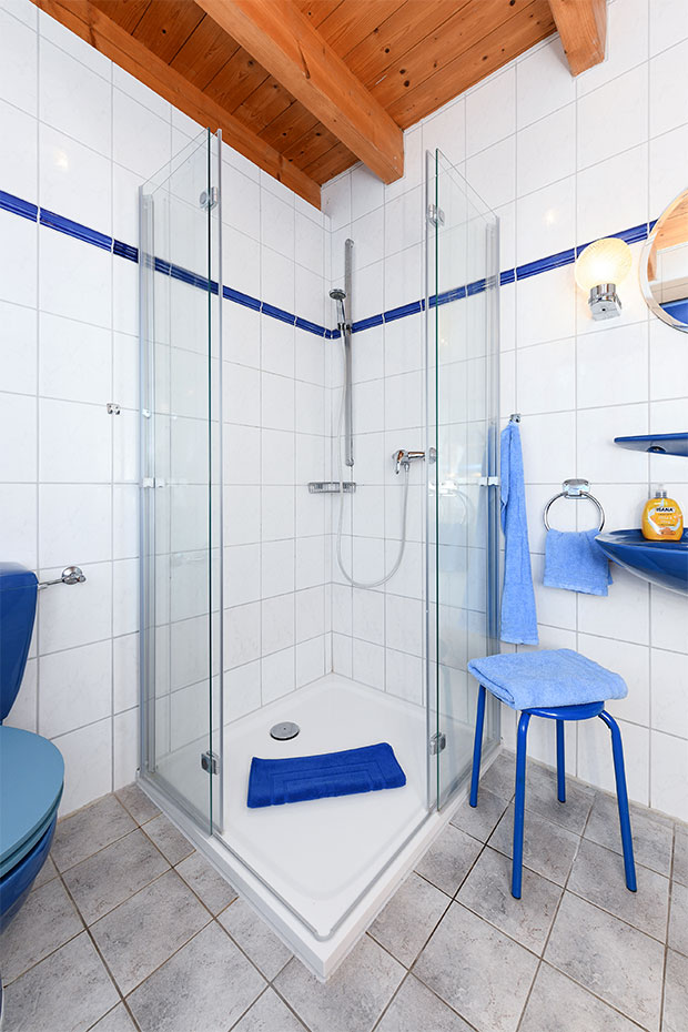 Ferienhaus „Historisches Backhaus“ - Badezimmer