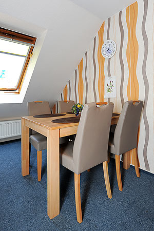 Ferienwohnung - Wohnzimmer mit integriertem Küchenbereich