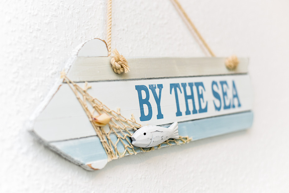 Ferienwohnung „ANKERmal“ - Wohnzimmer mit integriertem Küchenbereich