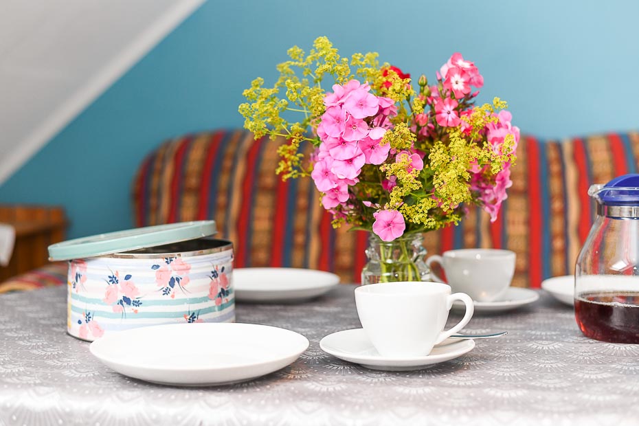 Ferienwohnung „Inselblick“ - Wohnzimmer mit integriertem Küchenbereich