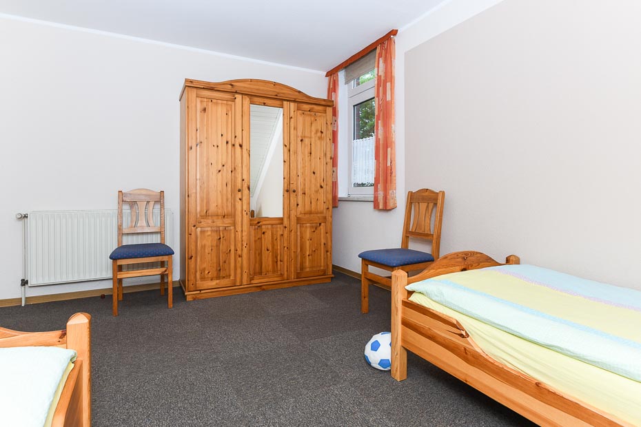 Ferienwohnung „Seediek“ - Schlafzimmer 2/Kinderzimmer
