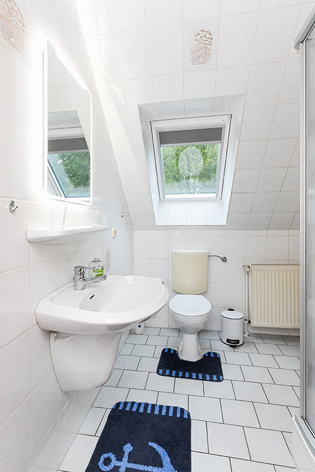 Ferienwohnung „Kastanie“ - Badezimmer