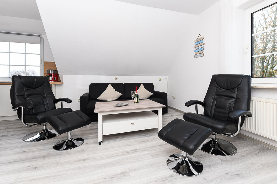 Ferienwohnung „Linde“ - Wohn- und Schlafraum mit räumlich abgeteiltem Küchenbereich