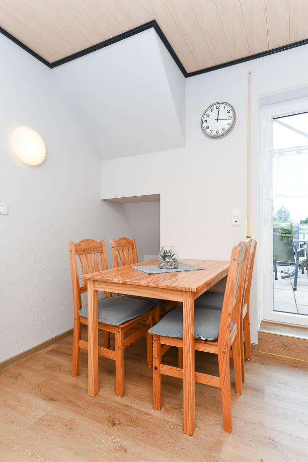 Ferienwohnung „Luuv“ - Wohnzimmer mit integriertem Küchenbereich