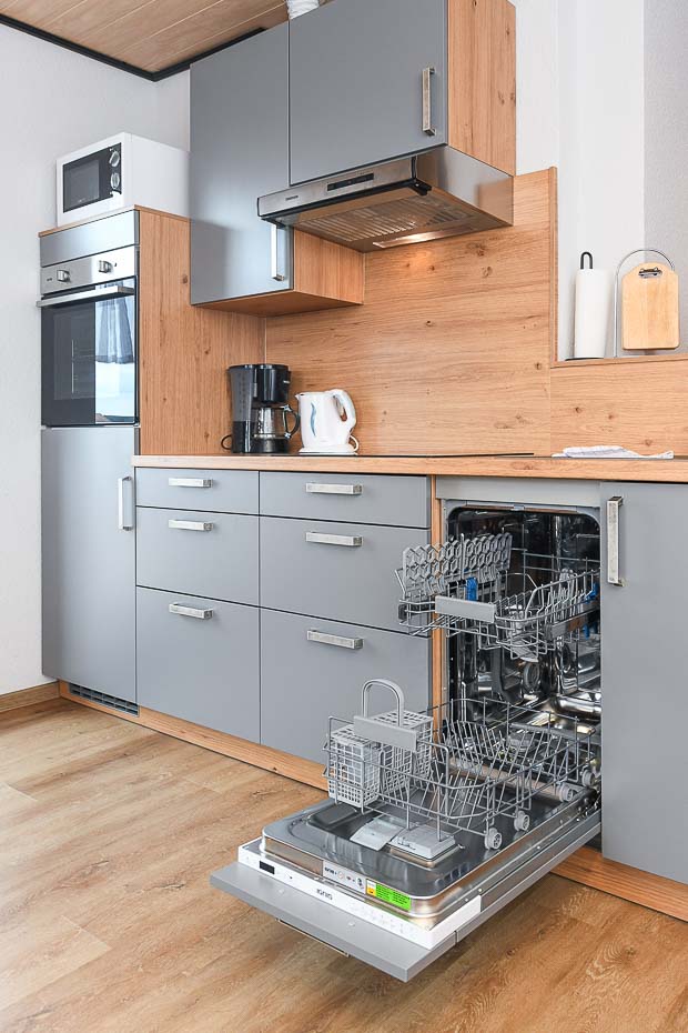 Ferienwohnung „Luuv“ - Wohnzimmer mit integriertem Küchenbereich