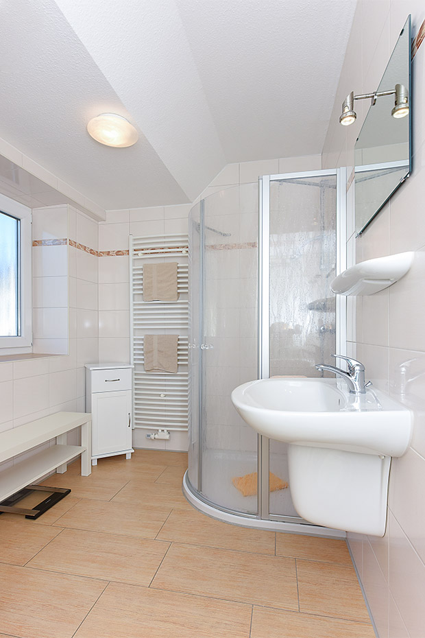 Ferienwohnung „Mittelriff“ - Badezimmer