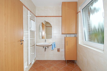 Ferienwohnung „Robbenplate“ - Badezimmer