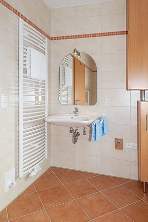Ferienwohnung „Robbenplate“ - Badezimmer