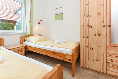 Ferienwohnung „Robbenplate“ - Schlafzimmer 2/Kinderzimmer