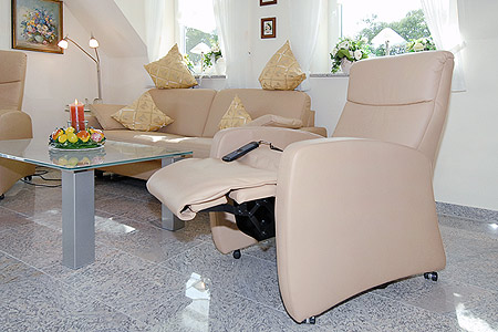 Ferienwohnung „Süderriff“ - Wohnzimmer mit integriertem Küchenbereich
