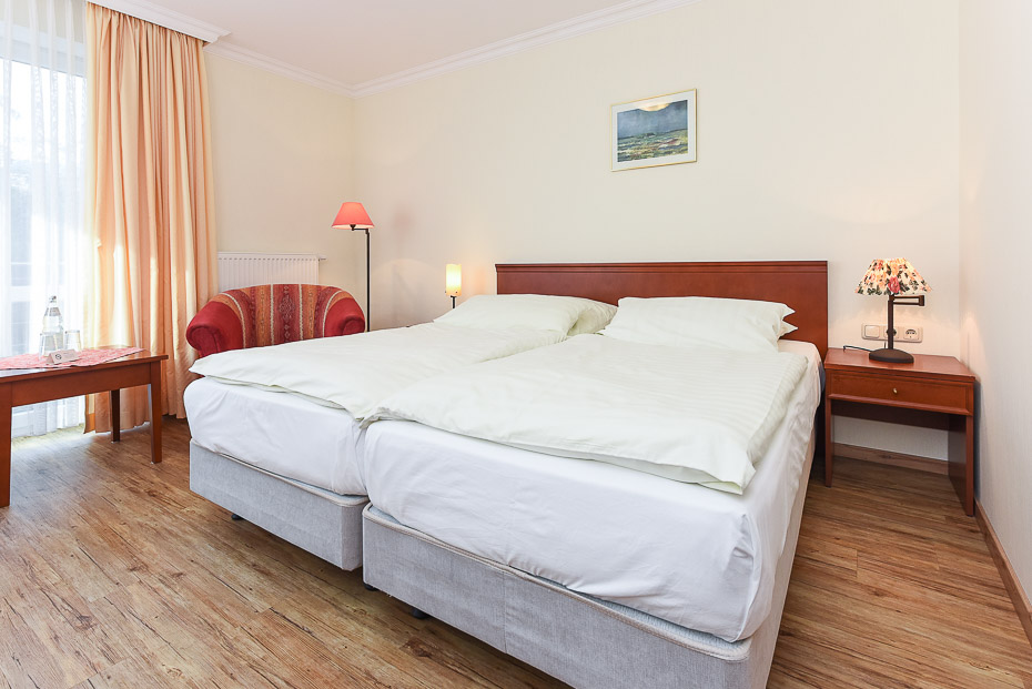 Doppelzimmer Obergeschoss Kategorie III - Beispielfoto