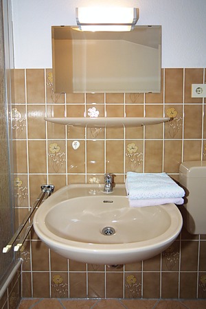 Ferienwohnung 3 - Badezimmer